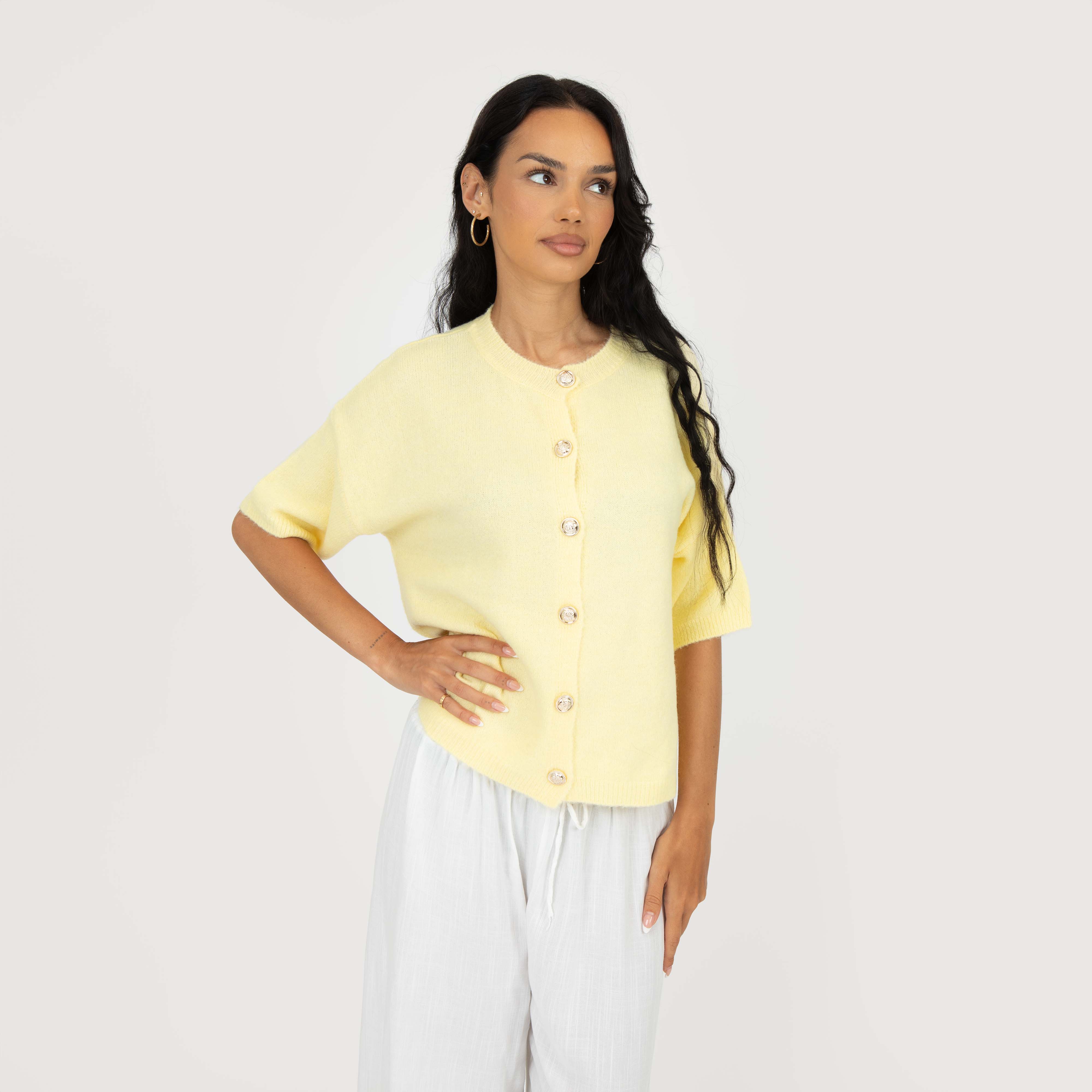 Feinstrick Kurzarm Cardigan mit Goldknöpfen - Image 5